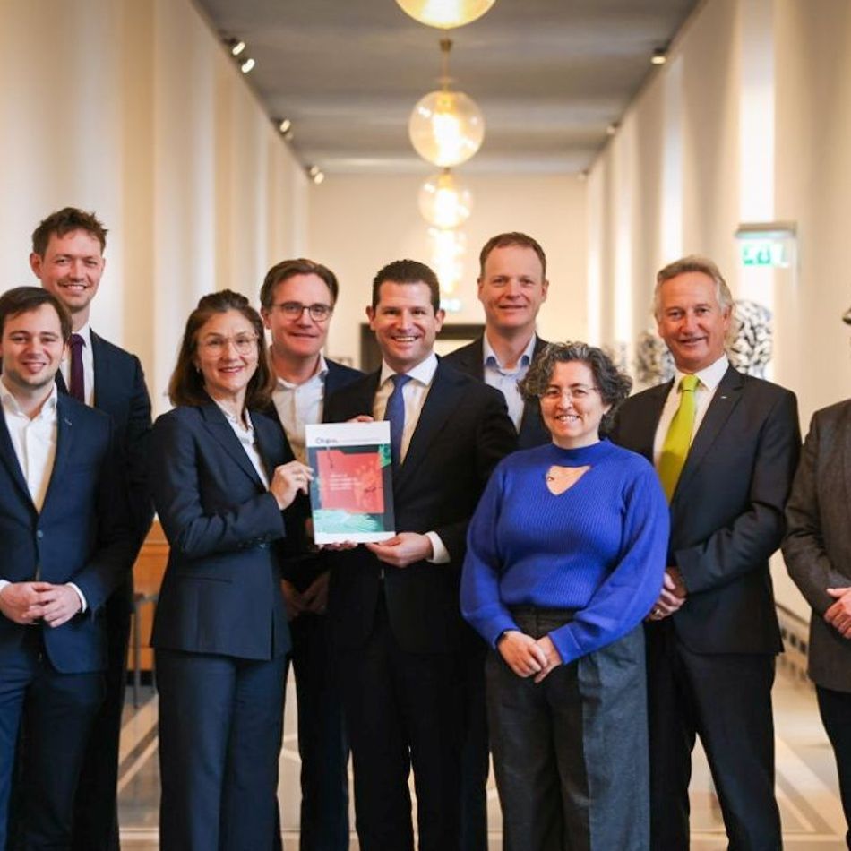 foto_overhandigen_chipnl_plan.jpg__1920x1080_q90_ALIAS-full_width_HIGH_RESOLUTION_subsampling-2